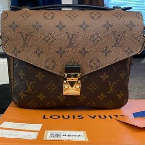 Louis Vuitton Pochette Metis